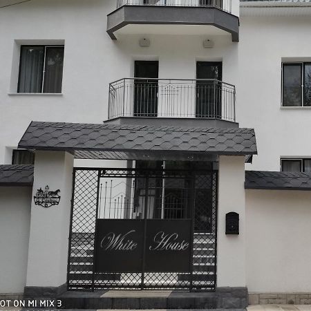 巴尔蒂White House公寓式酒店 外观 照片